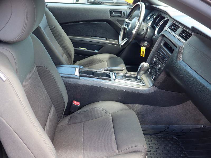 Used 2014 Ford Mustang Coupe RWD image 12