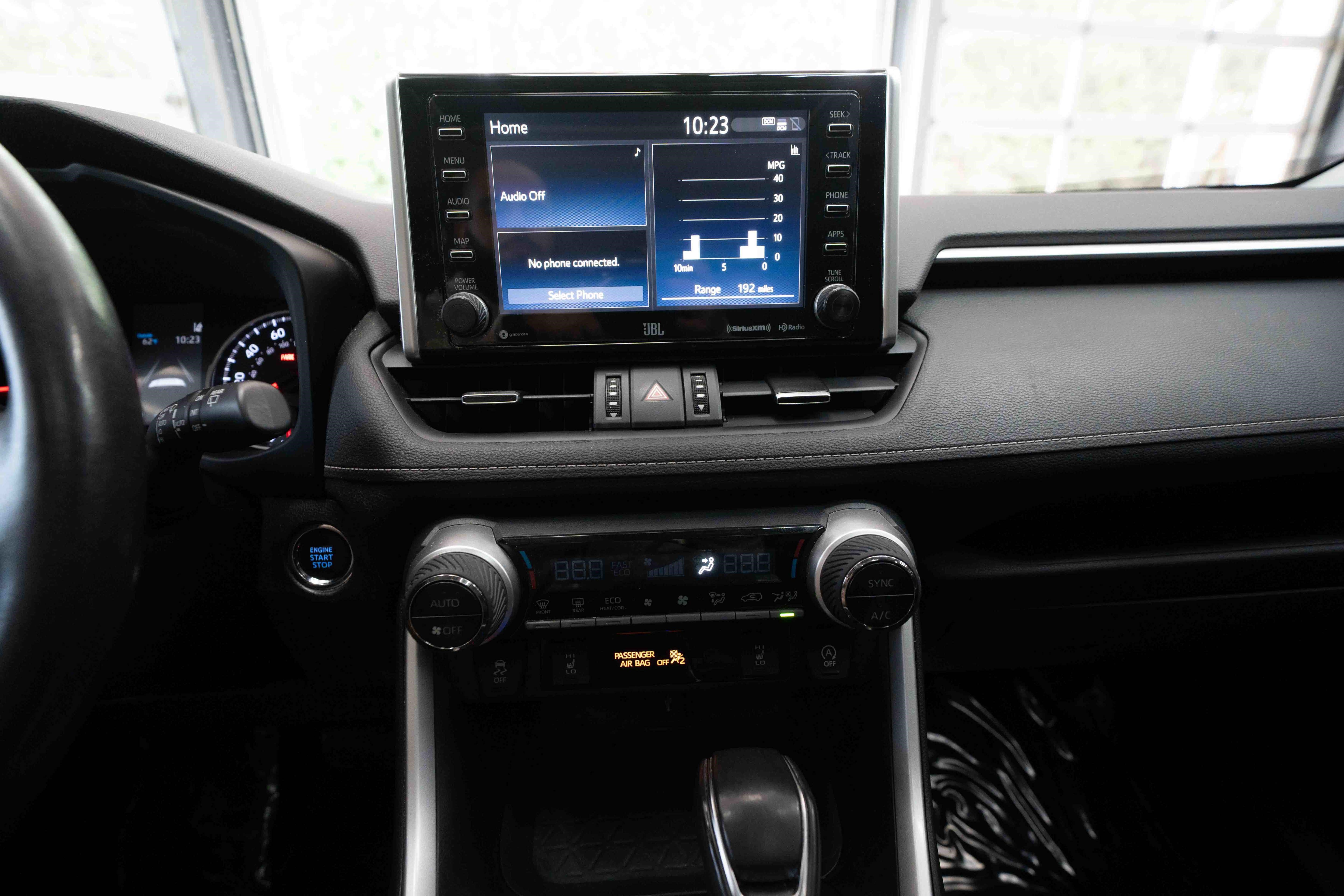 Certified 2020 Toyota RAV4 XLE Premium AWD/4WD image 18