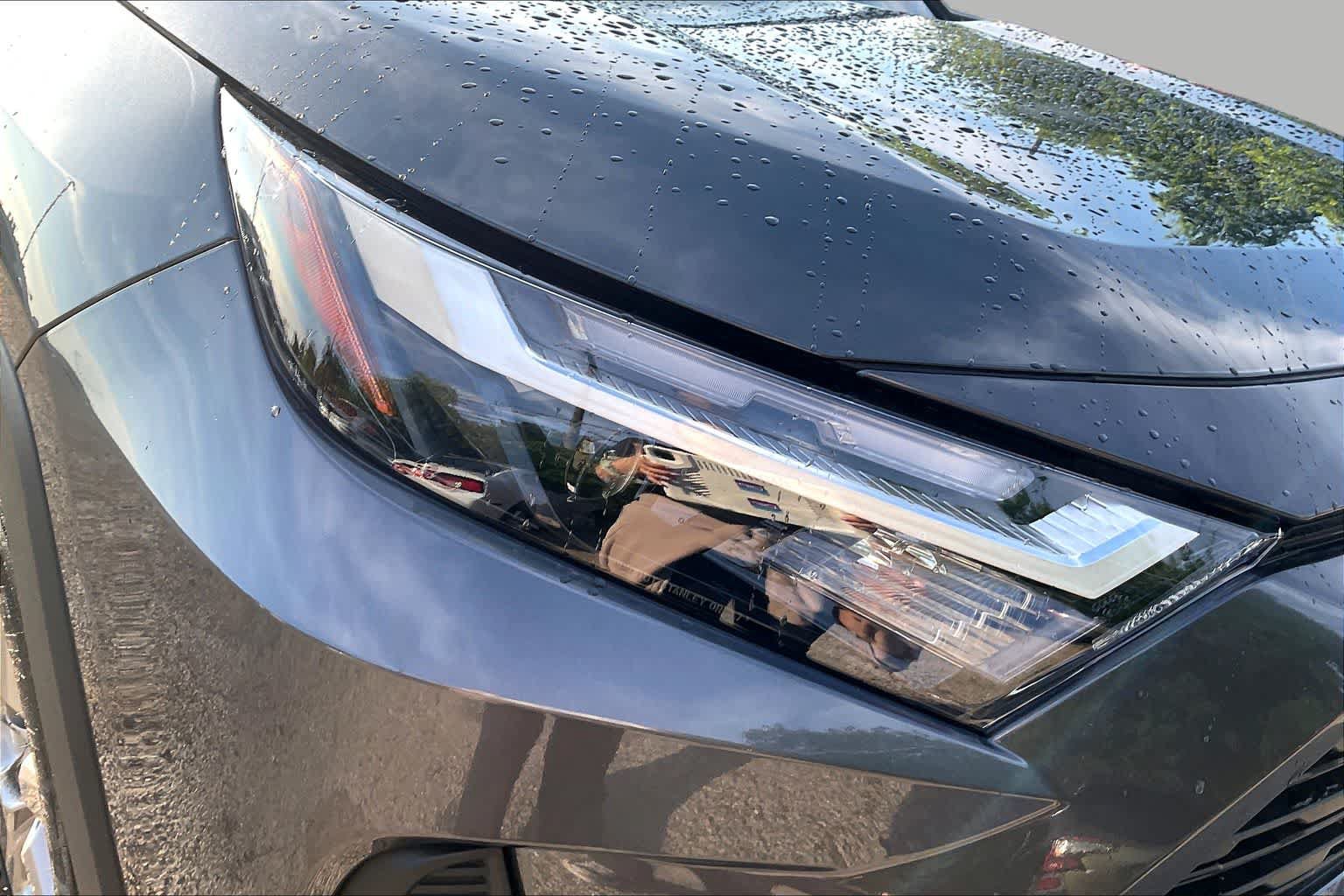 Used 2025 Toyota RAV4 XLE FWD image 27