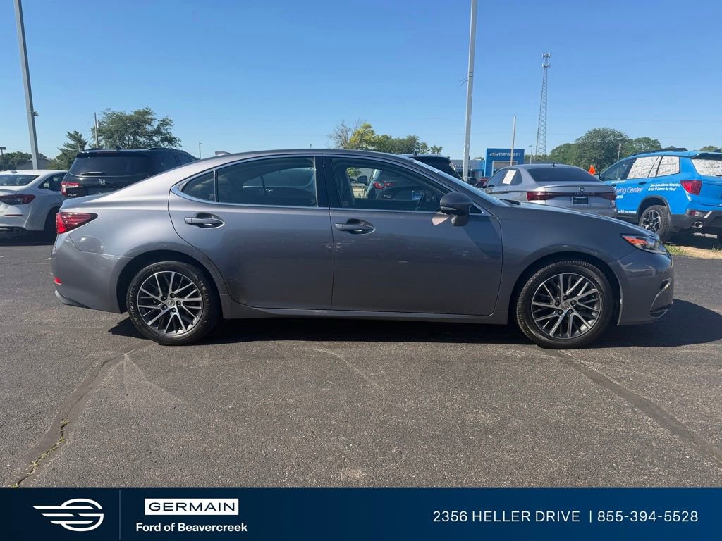 Used 2016 Lexus ES 350 w/ Luxury Package w/Wood Trim FWD image 10