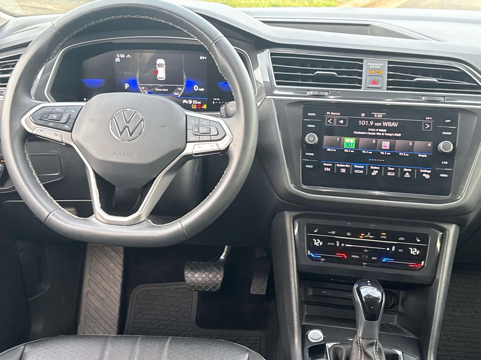 Used 2024 Volkswagen Tiguan SE AWD/4WD image 10