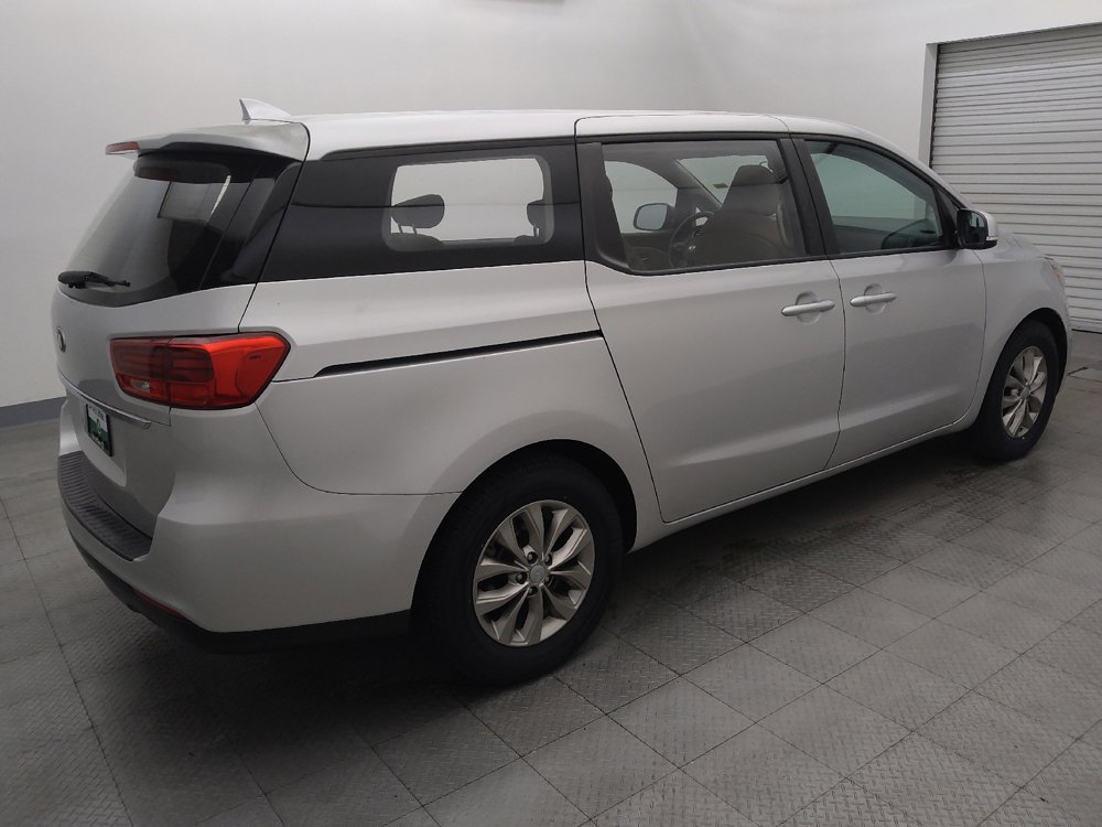 Used 2019 Kia Sedona L FWD image 10