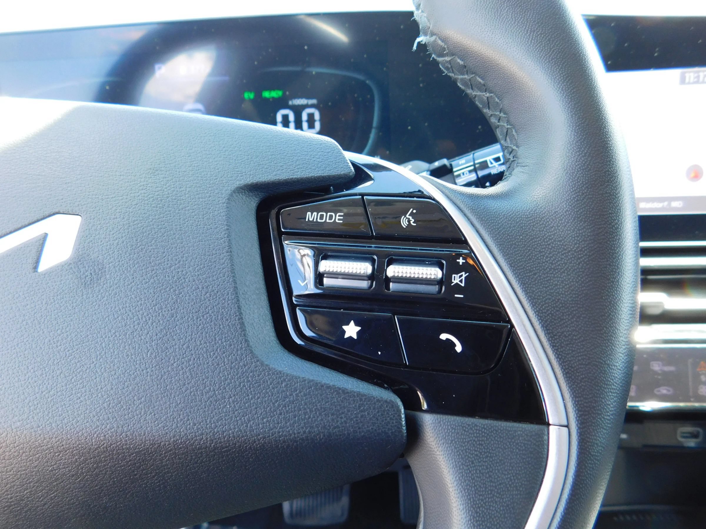 Used 2023 Kia Niro EX FWD image 20