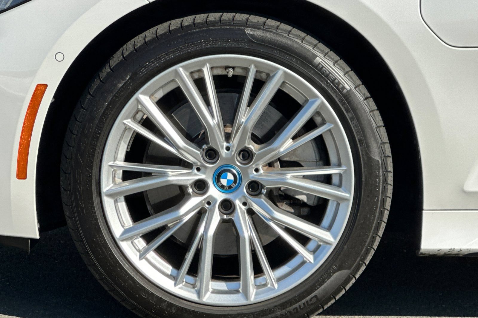 Used 2024 BMW 330e w/ Premium Package RWD image 26