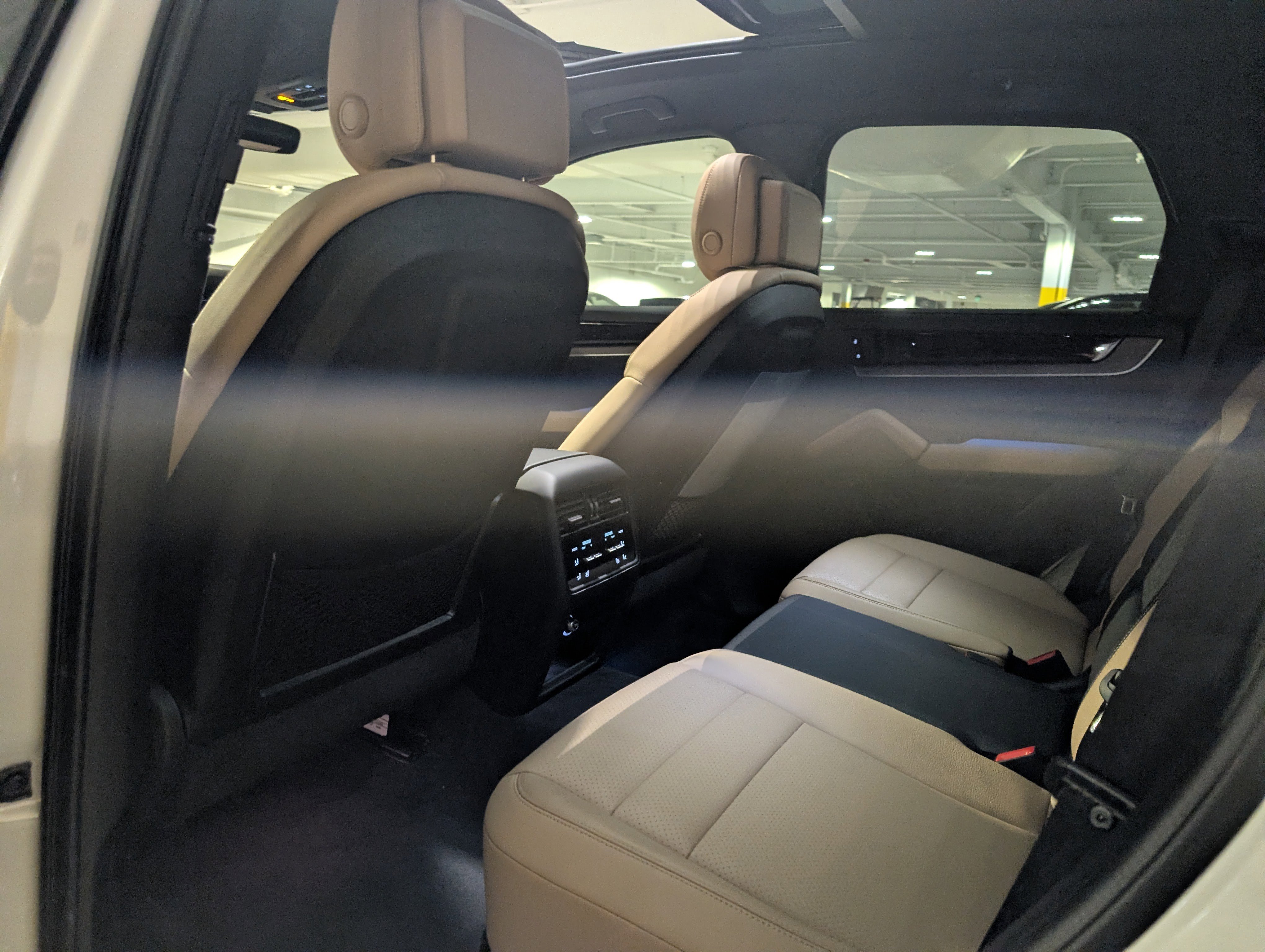 Used 2025 Porsche Cayenne image 24