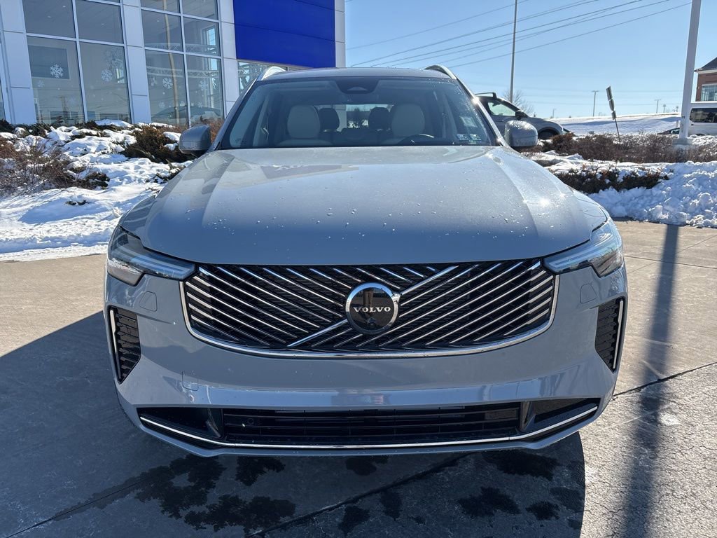 New 2026 Volvo XC90 T8 Ultra w/ Protection Package Premier image 3