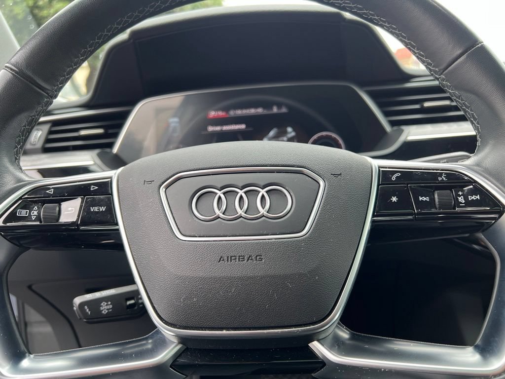 Used 2022 Audi e-tron Premium AWD/4WD image 35