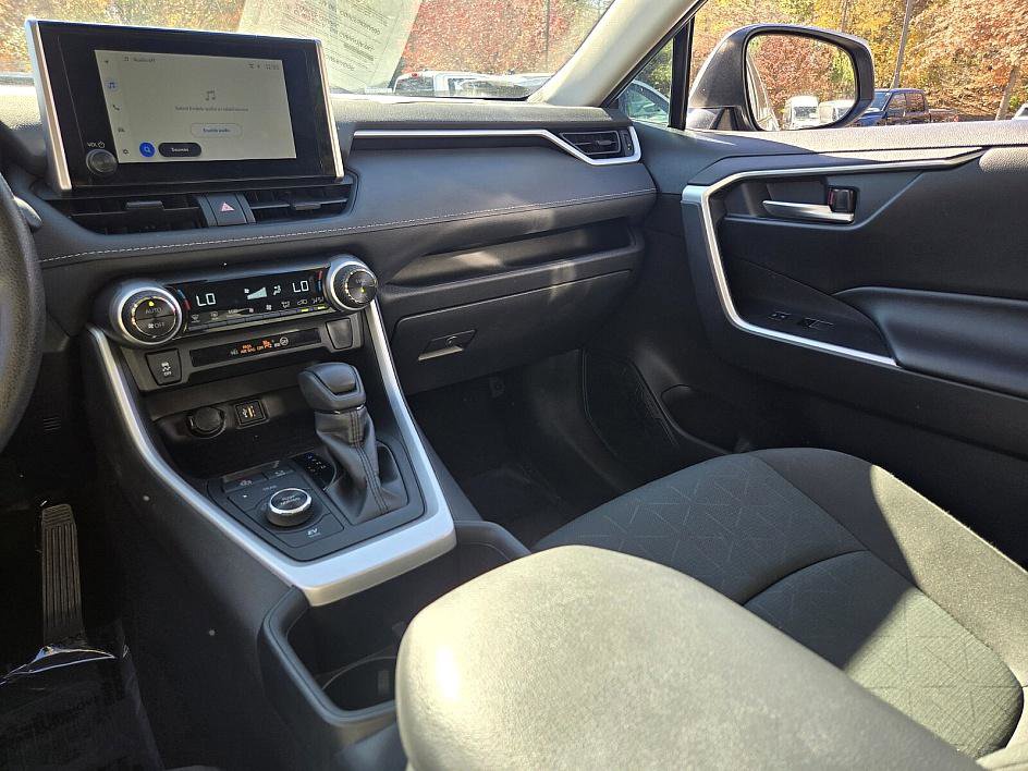 Used 2024 Toyota RAV4 XLE image 20