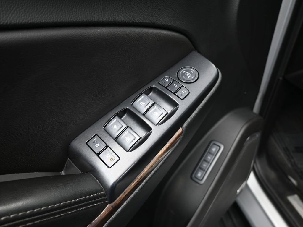 Used 2020 Chevrolet Suburban LT image 19