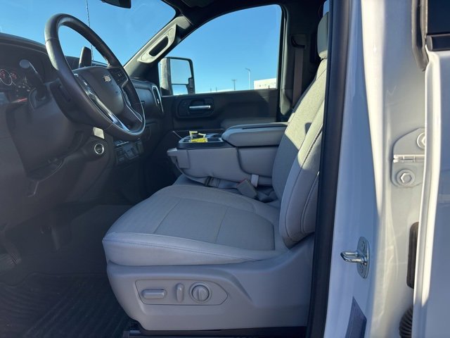 Used 2022 Chevrolet Silverado 2500 LT w/ Convenience Package image 9