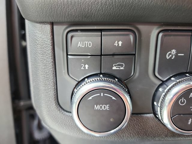 Used 2025 GMC Yukon XL Denali AWD/4WD image 28