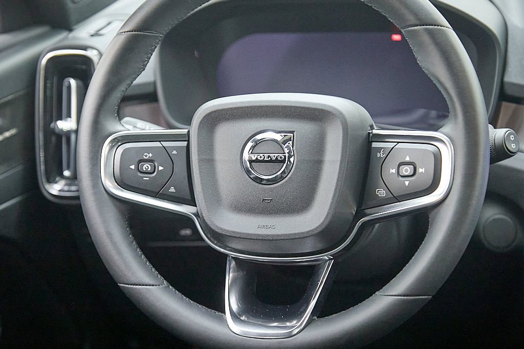 Certified 2023 Volvo XC40 Recharge Ultimate image 26