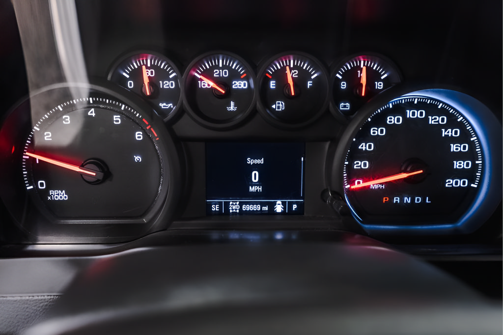 Used 2021 Chevrolet Silverado 2500 Custom w/ Custom Value Package AWD/4WD image 14