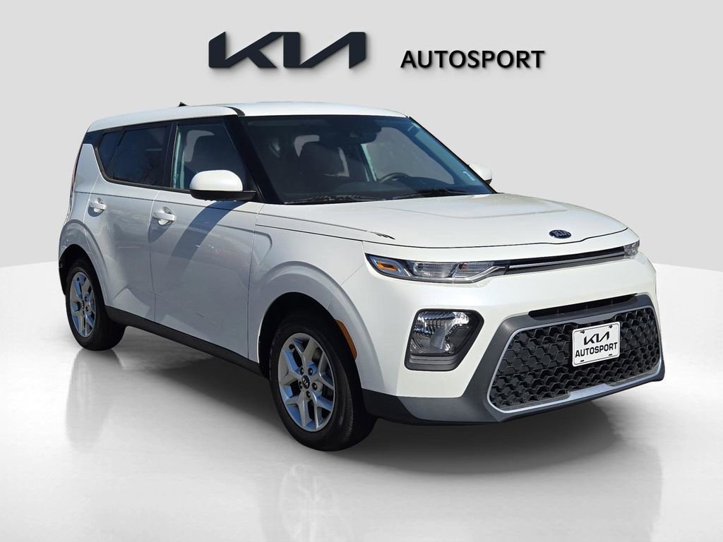 Certified 2020 Kia Soul S image 3