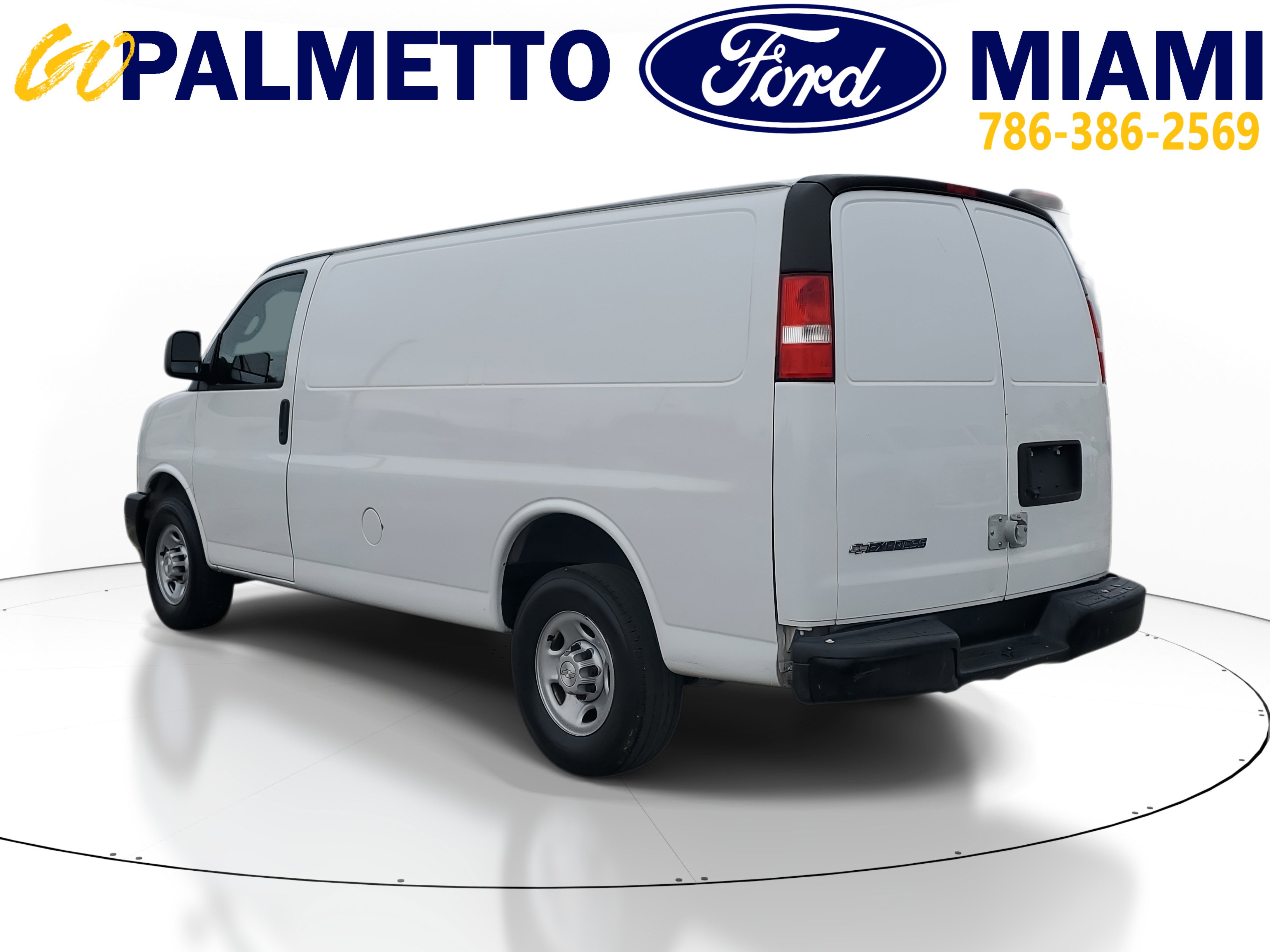 Used 2018 Chevrolet Express 2500 image 4