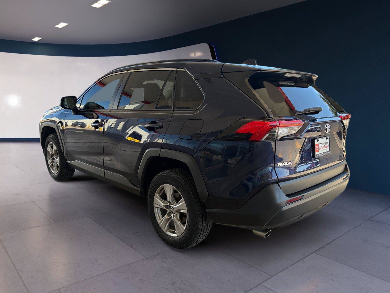 Used 2022 Toyota RAV4 XLE FWD image 3