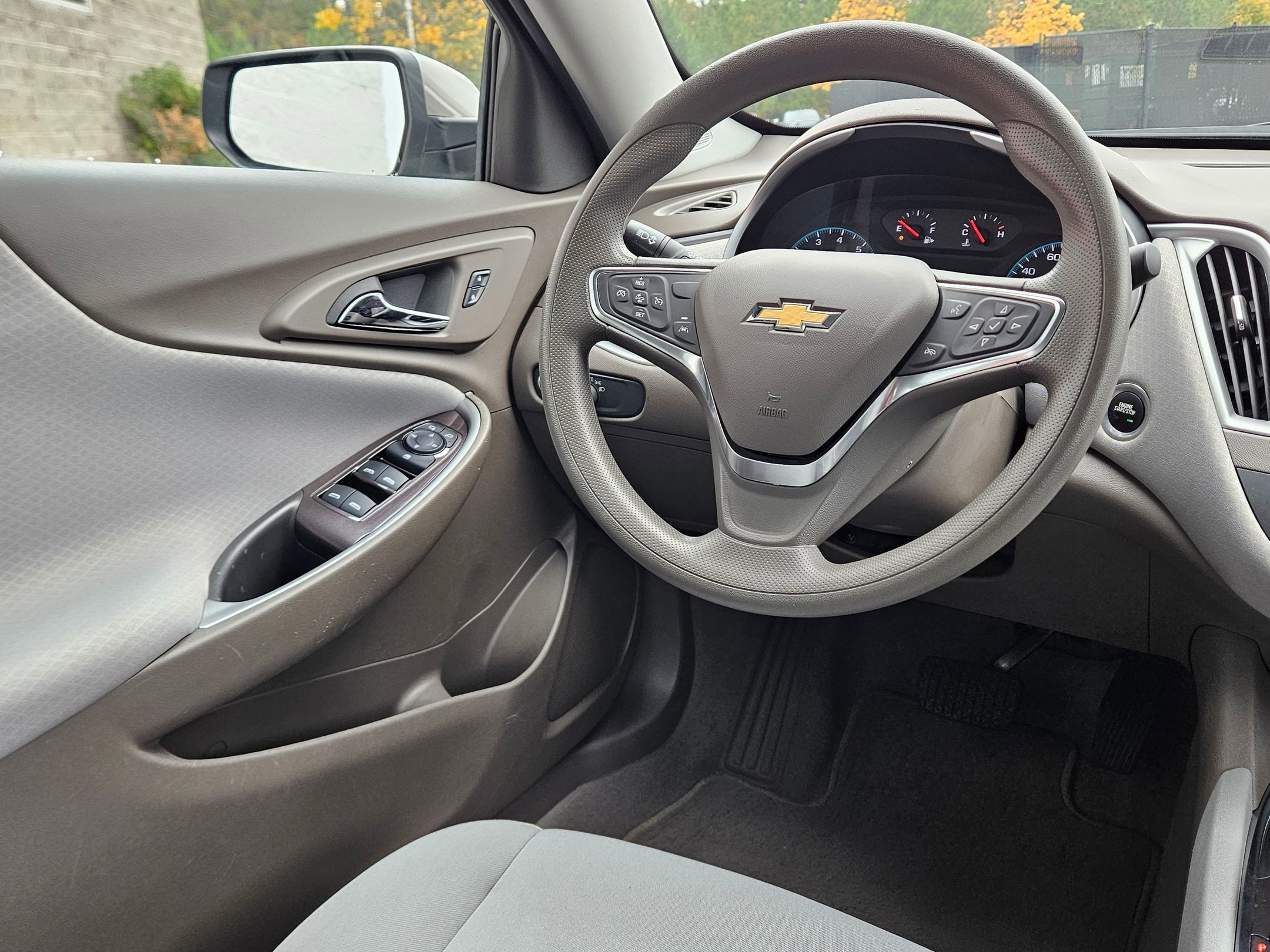 Used 2024 Chevrolet Malibu LT image 9