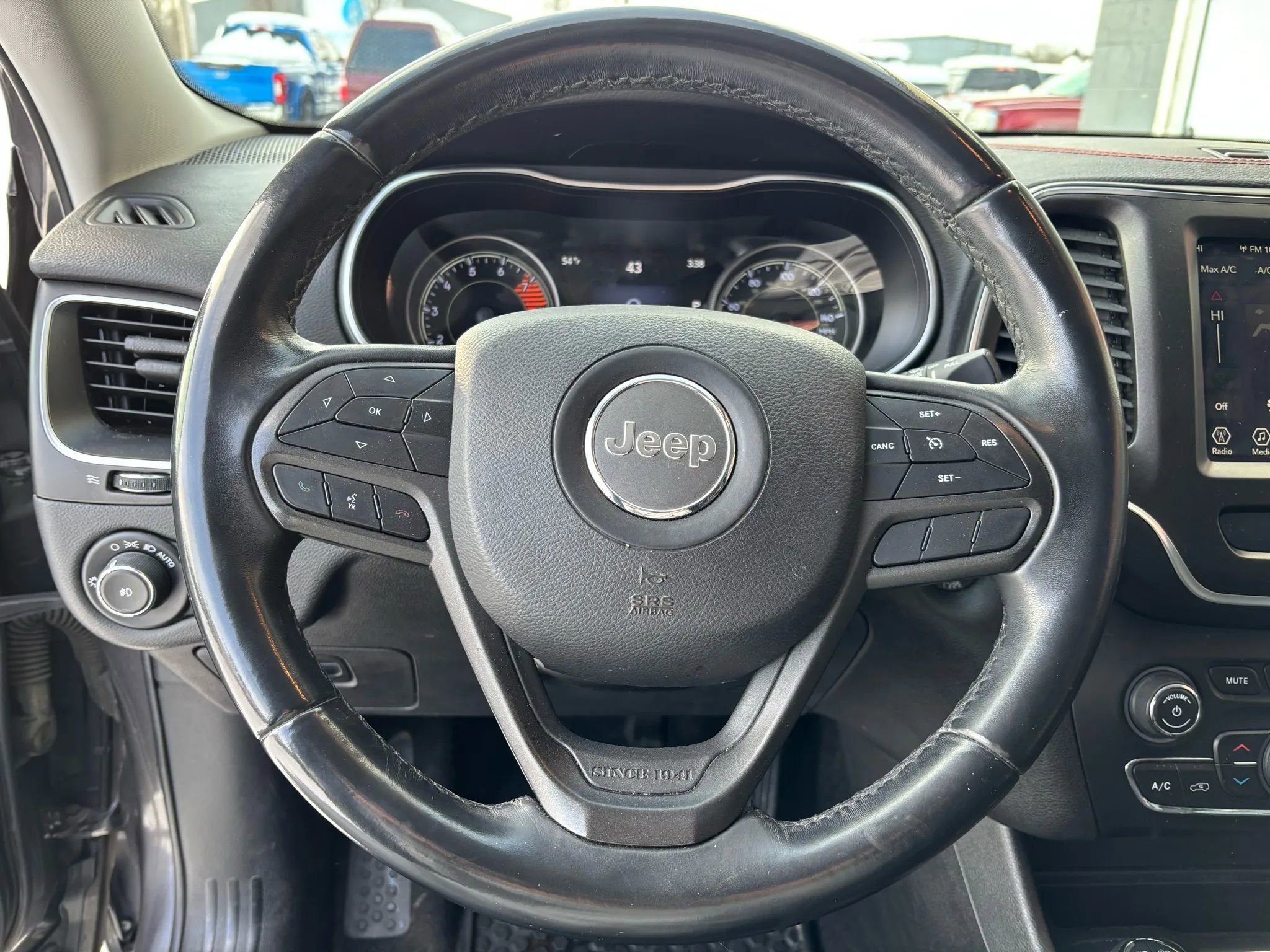 Used 2019 Jeep Cherokee Trailhawk image 21