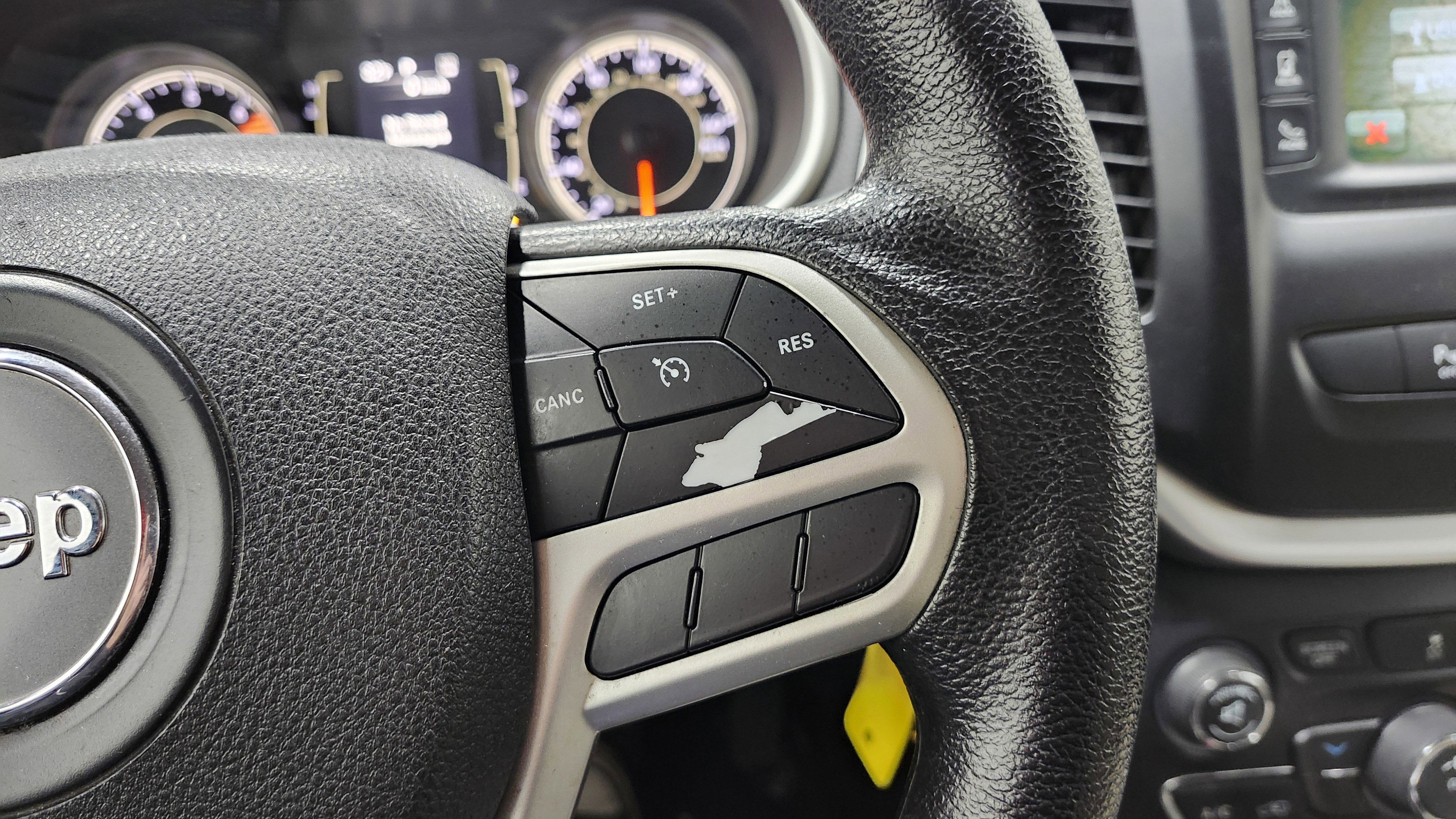 Used 2017 Jeep Cherokee Sport w/ Safety Group image 30