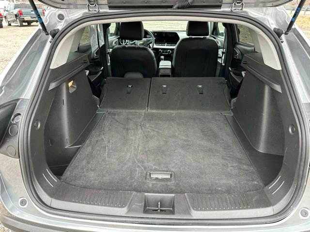 Used 2025 Chevrolet Trax LT image 14