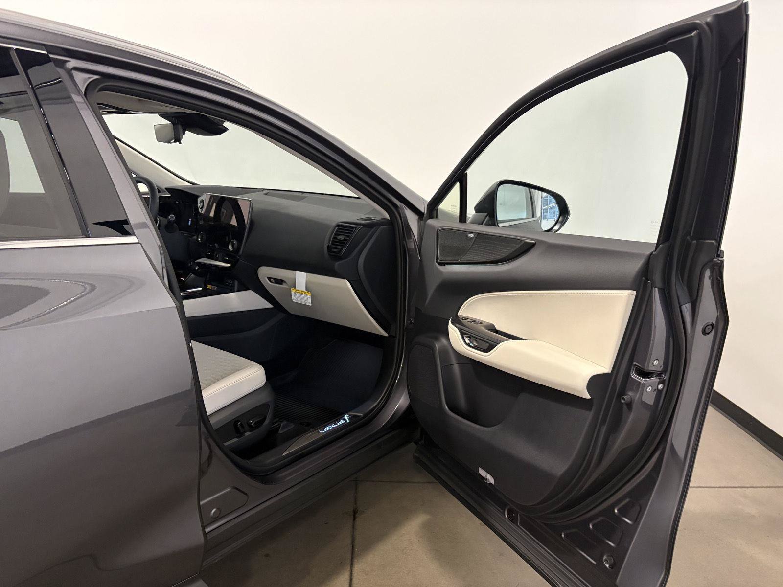 Used 2026 Lexus NX 450h+ AWD w/ Accessory Package (2T) image 37