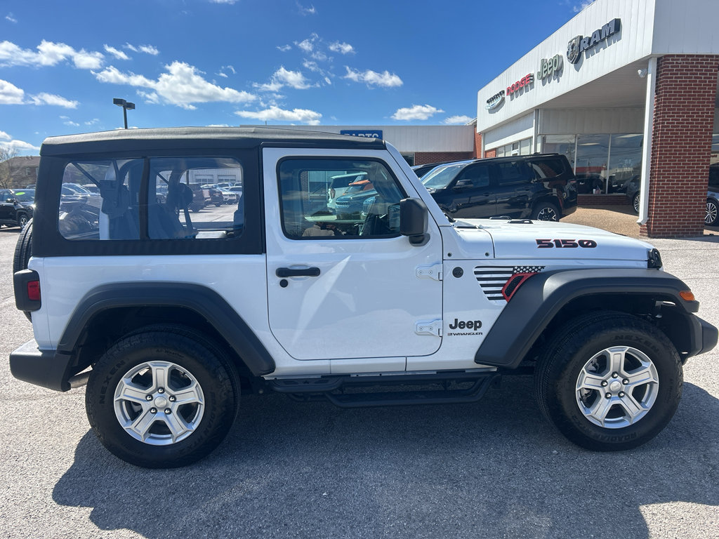 Used 2025 Jeep Wrangler Sport image 4