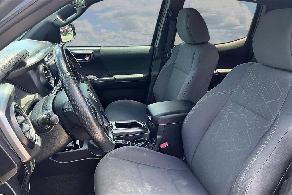 Used 2018 Toyota Tacoma TRD Sport w/ Technology Package AWD/4WD image 20