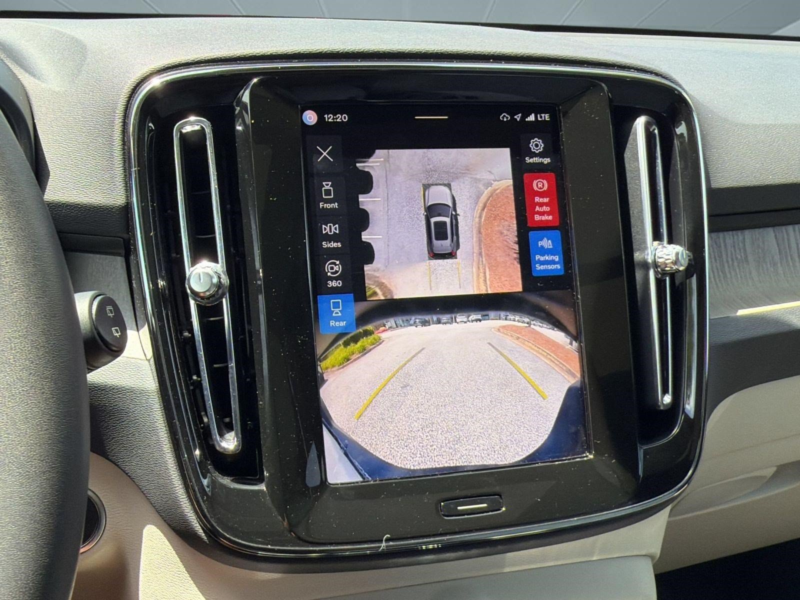 Certified 2024 Volvo XC40 B5 Plus AWD/4WD image 19