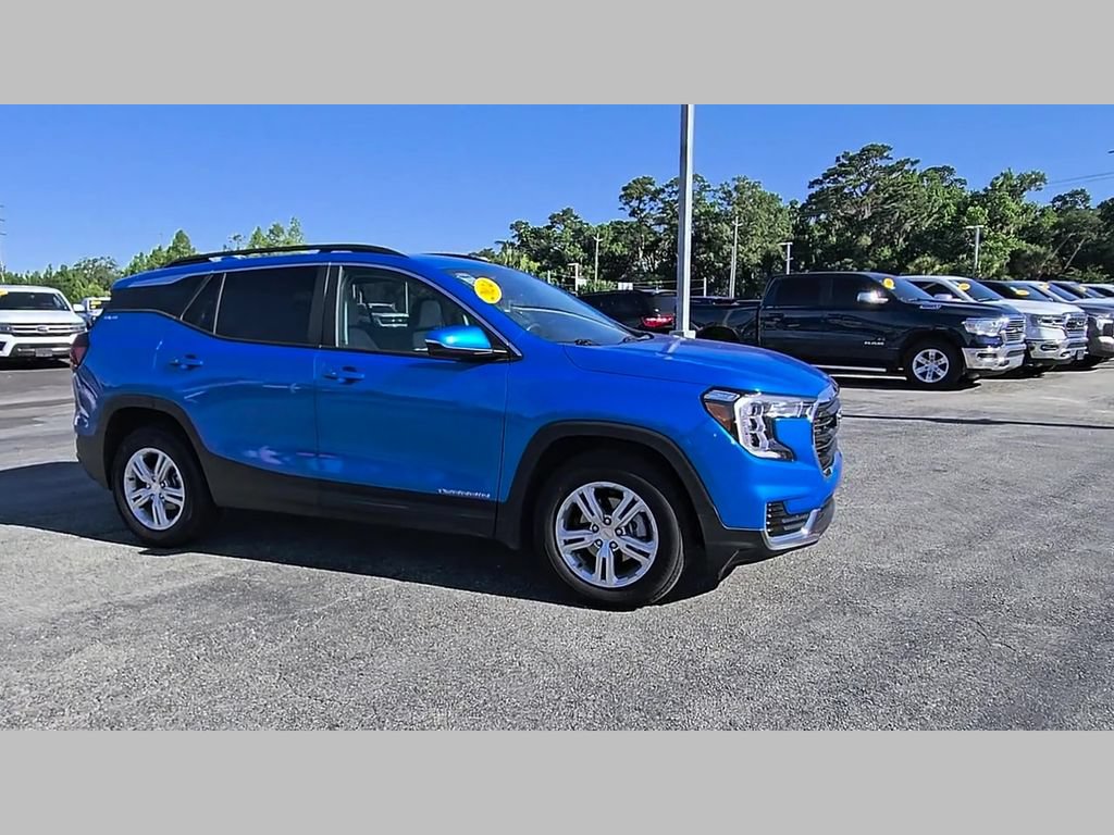 Used 2024 GMC Terrain SLE w/ Driver Convenience Package FWD image 34