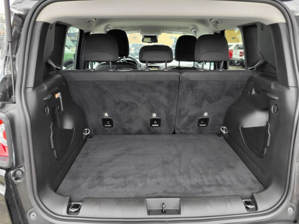 Used 2023 Jeep Renegade Altitude w/ Convenience Group I image 28