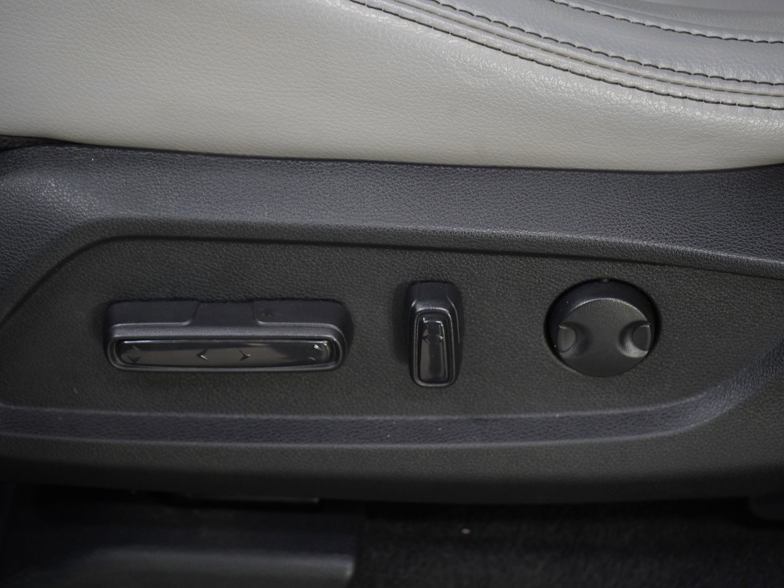 Used 2024 Honda Pilot Touring image 28