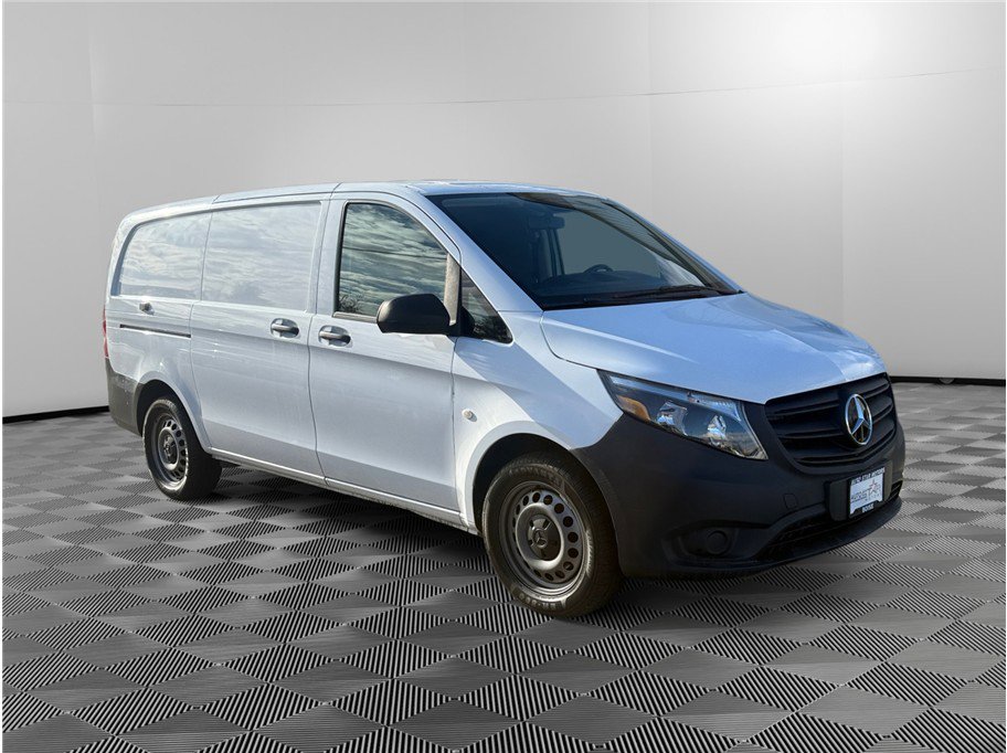Used 2023 Mercedes-Benz Metris image 7