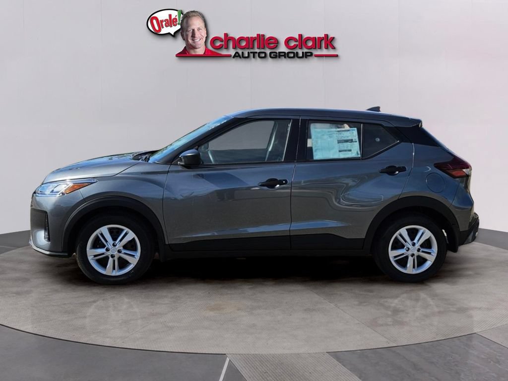 Used 2025 Nissan Kicks Play S FWD image 3