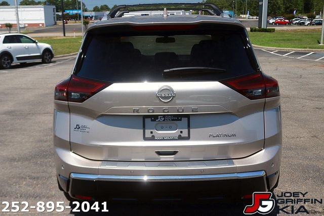 Used 2025 Nissan Rogue Platinum w/ Platinum Premium Package FWD image 6