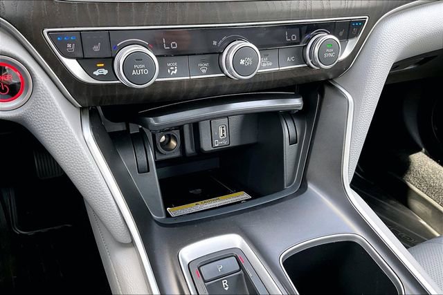 Used 2019 Honda Accord Touring image 16