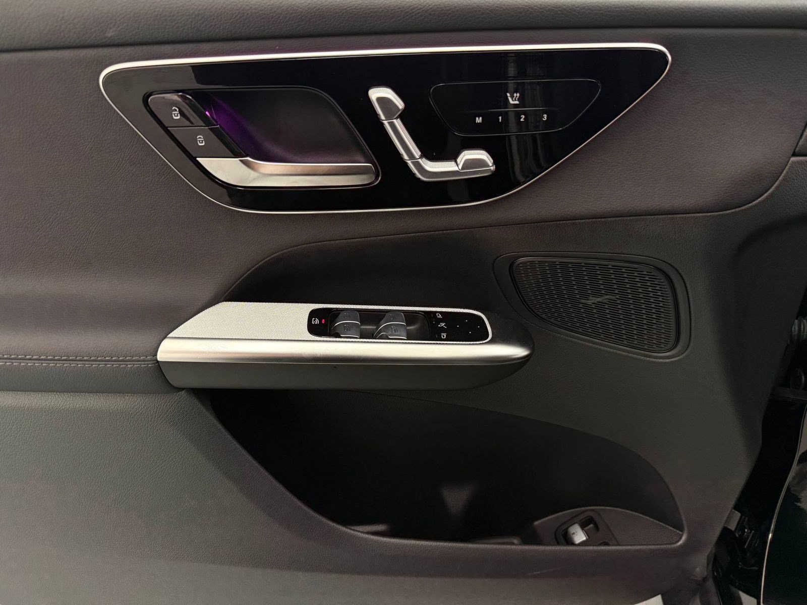 Certified 2025 Mercedes-Benz GLC 350e 4MATIC image 11