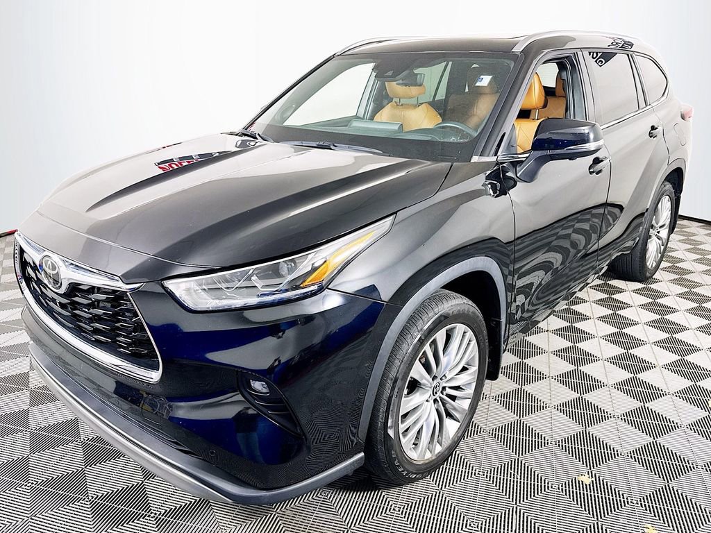 Used 2023 Toyota Highlander Platinum image 3