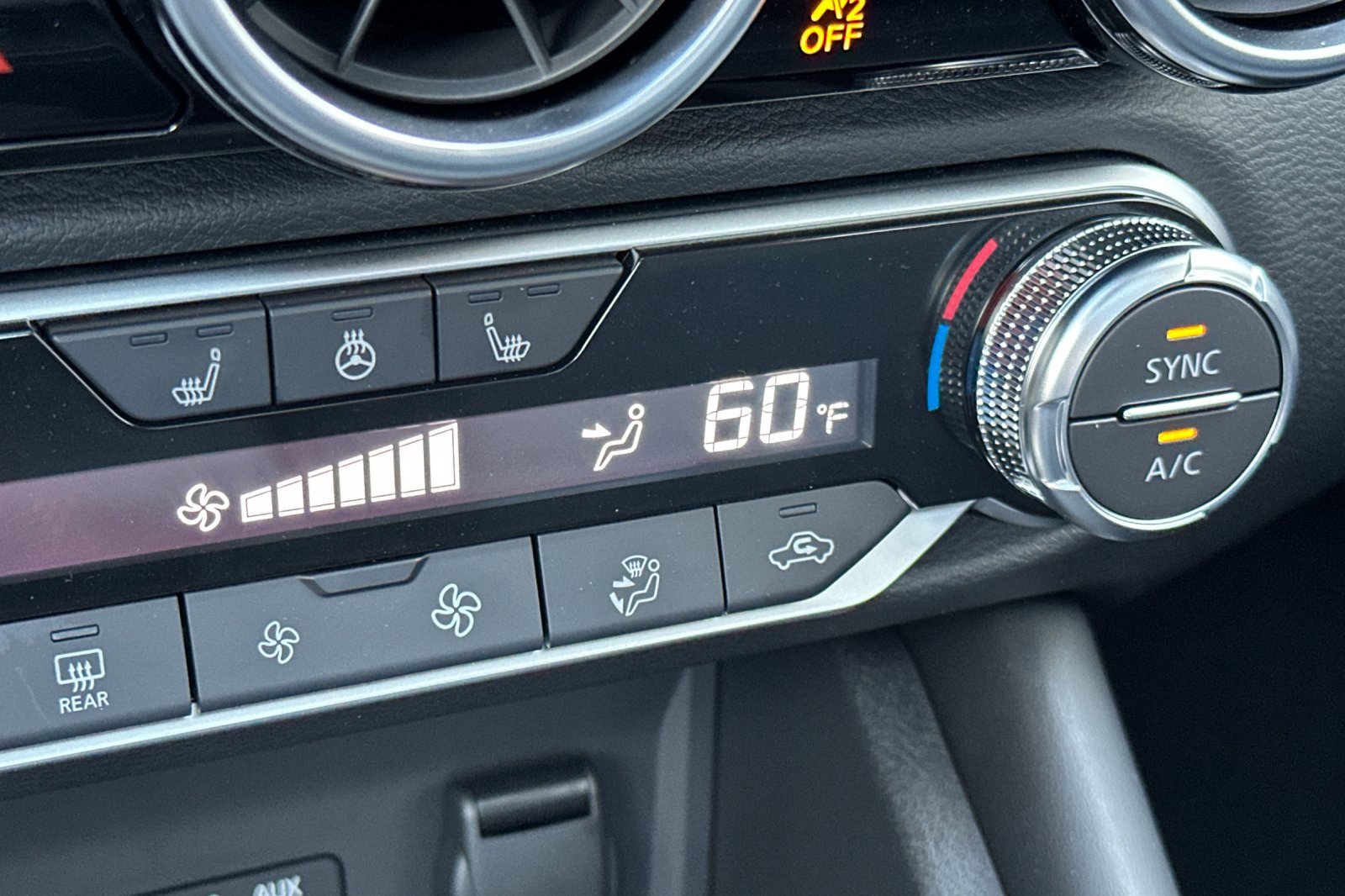 Used 2025 Nissan Sentra SR w/ SR Premium Package image 29