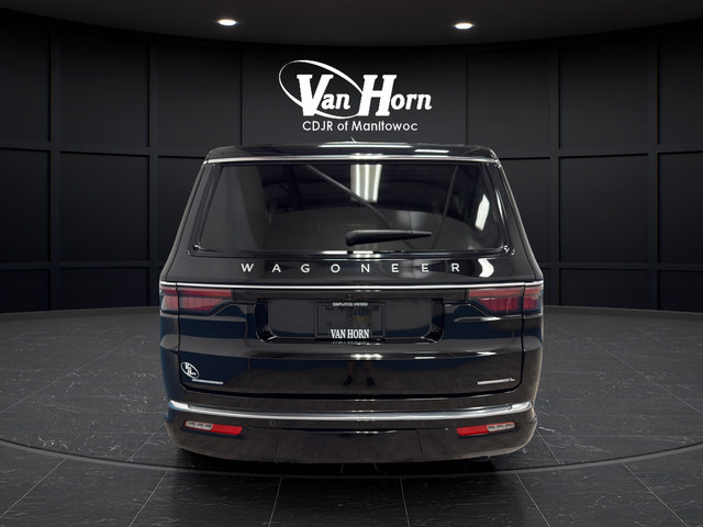 Used 2023 Jeep Wagoneer L Series III w/ Premium Group I AWD/4WD image 6