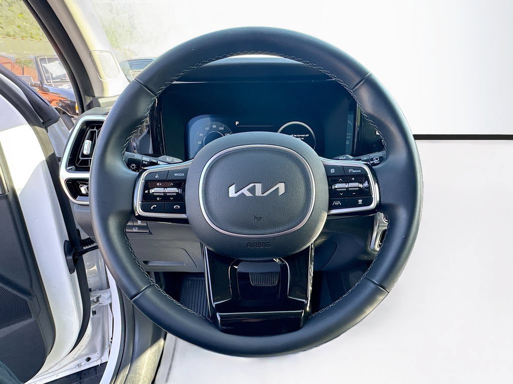 Certified 2023 Kia Sorento SX AWD/4WD image 14
