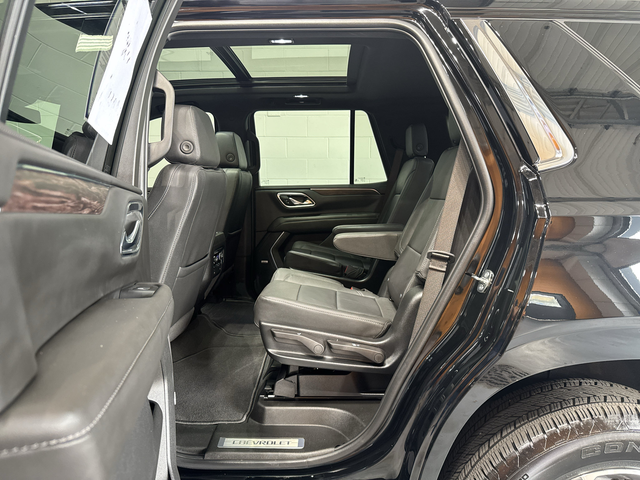 Used 2024 Chevrolet Tahoe LT w/ LT Signature Plus Package AWD/4WD image 10