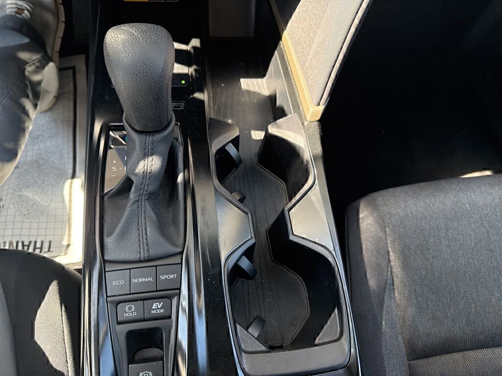 Used 2025 Toyota Camry LE image 17