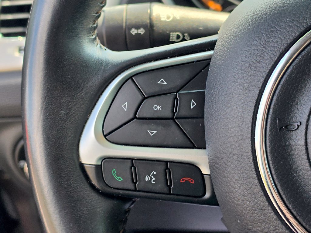 Used 2018 Jeep Compass Latitude AWD/4WD image 17
