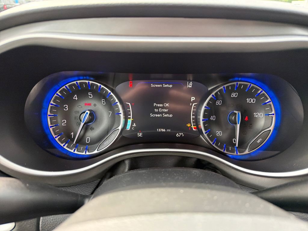 Used 2025 Chrysler Pacifica Select FWD image 15