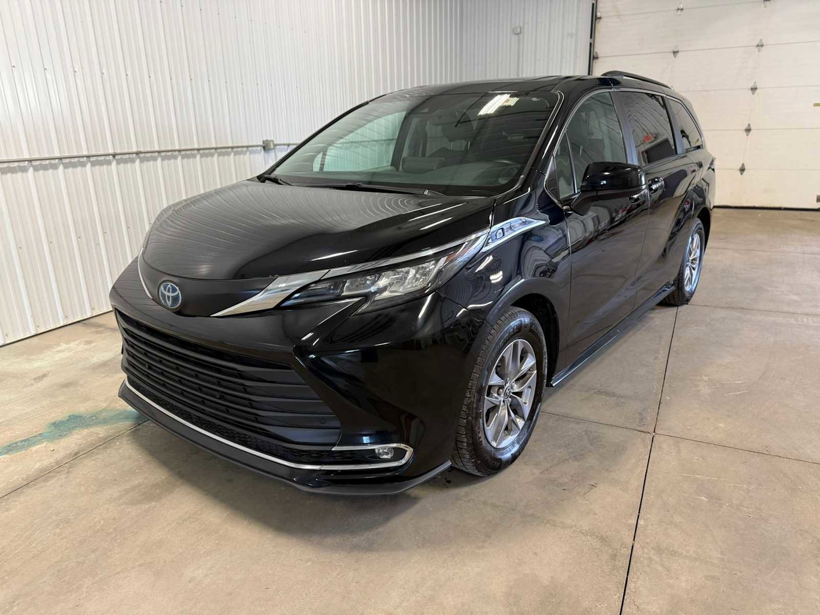 Certified 2023 Toyota Sienna XLE