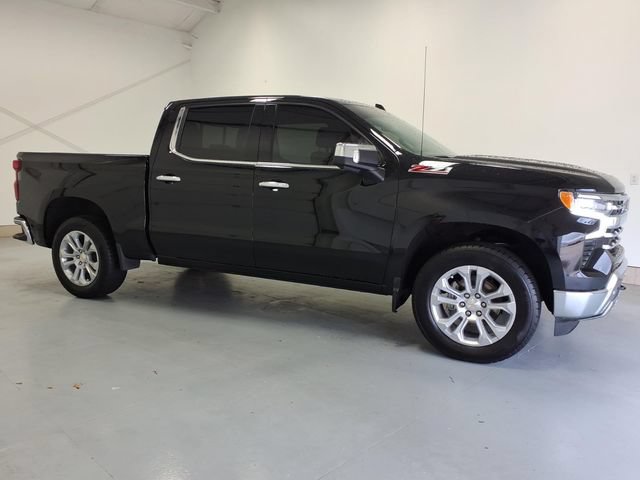 Used 2025 Chevrolet Silverado 1500 LTZ AWD/4WD image 2