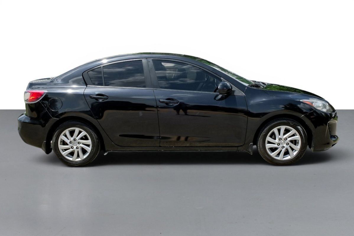 Used 2012 MAZDA MAZDA3 i Grand Touring w/ Tech Pkg FWD image 5