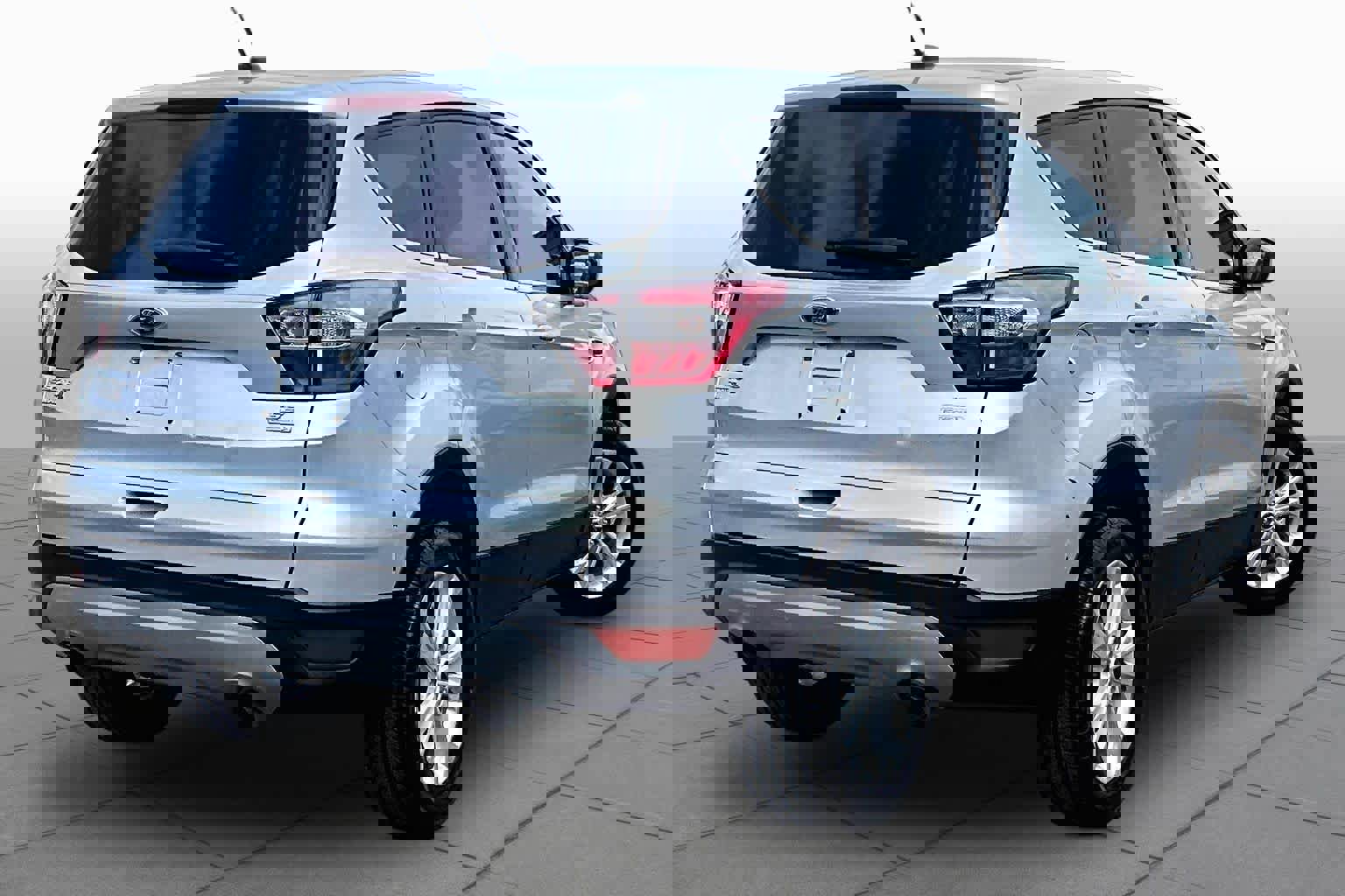 Used 2017 Ford Escape SE w/ SE Cold Weather Package image 13