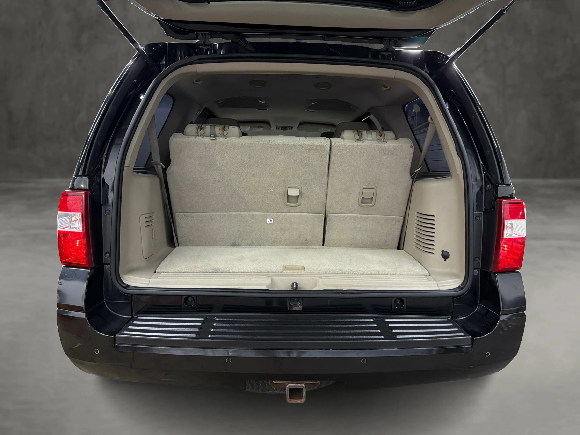 Used 2012 Ford Expedition XLT RWD image 10