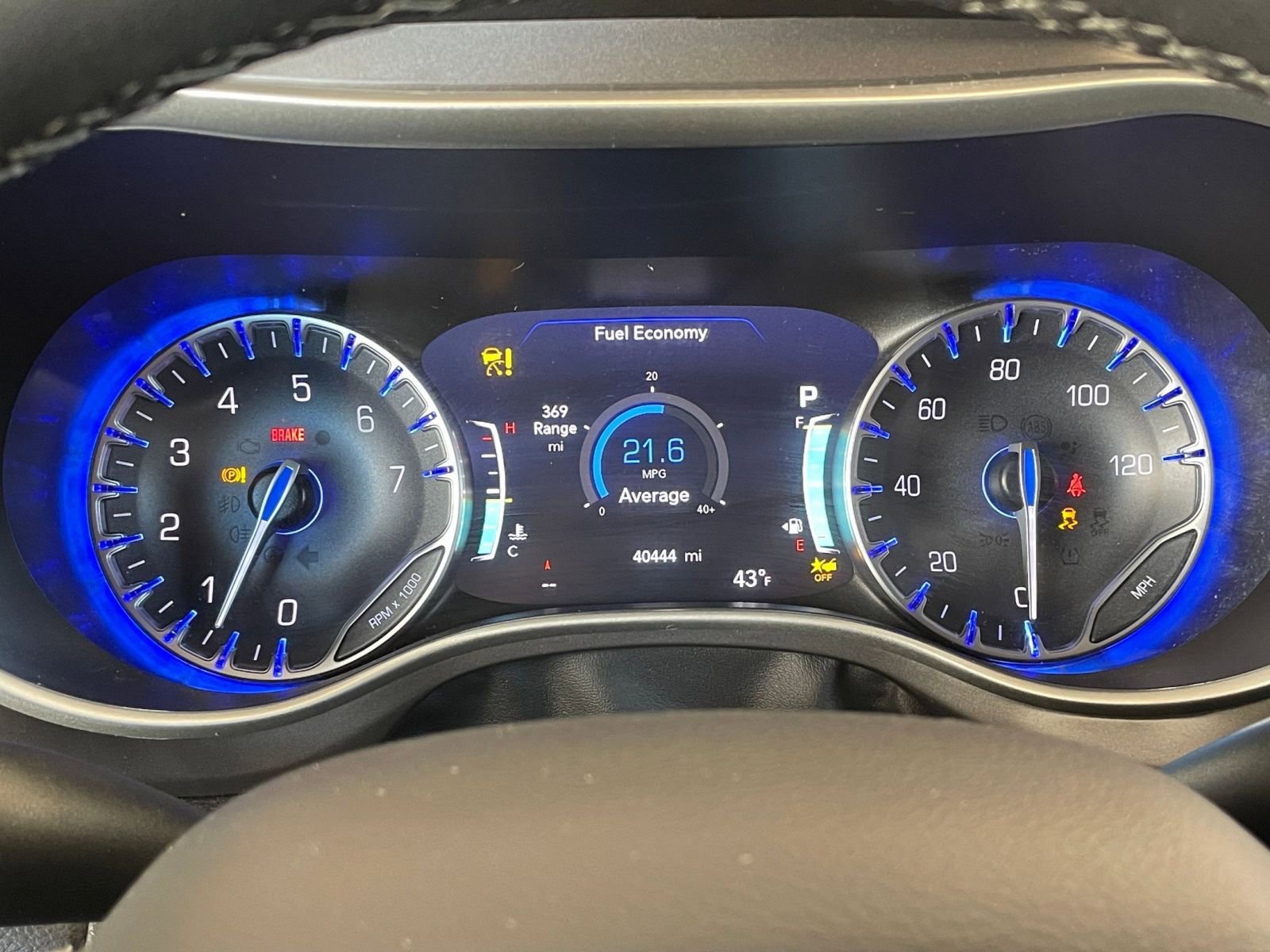 Used 2025 Chrysler Pacifica Select FWD image 42